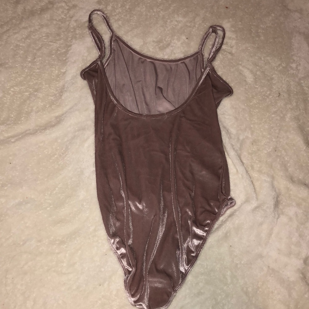 Velvet one piece - Picture 2 of 2